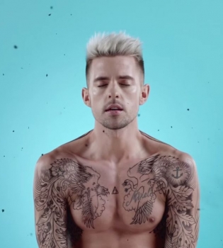 Маркус Рива представил видео на песню Take Me Down