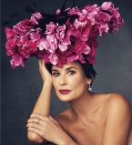 Дэми Мур, Гвинет Пэлтроу и Николь Ричи снялись в цветочной фотосесси для глянца