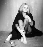 Наталию Бучинскую не узнать: чувственная фотосессия к 20-летнему юбилею в шоу-бизнесе