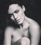 Даша Астафьева обнажилась в новой фотосессии