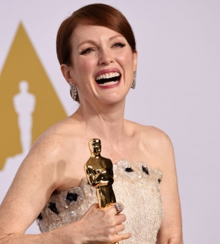 Джулианна Мур получила Оскар-2015 за лучшую женскую роль