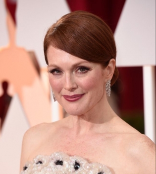 Оскар-2015: Джулианну Мур публично зацеловал муж