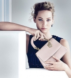 Благородная простота: элегантная Дженнифер Лоуренс снялась в промо-кампании Dior