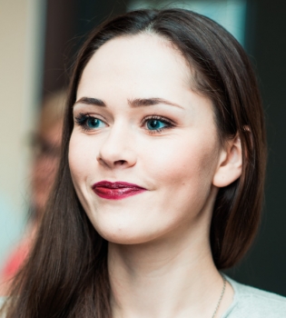 Санина на премьере Охотник на лис