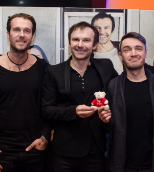 Лидер Океан Ельзи Святослав Вакарчук сходил в кино на фильм OE.20 LIVE IN KYIV и рассказал о своих впечатлениях