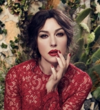 Смело и роскошно: 50-летняя Моника Беллуччи снялась для глянца в нижнем белье