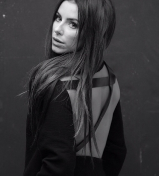 Ани Лорак плачет, отвечая на вопрос о травле в Украине