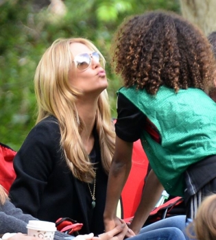 Счастливая мамочка Хайди Клум показала повзрослевших детей