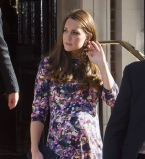 Беременная Кейт Миддлтон продемонстрировала округлившиеся формы в платье Erdem