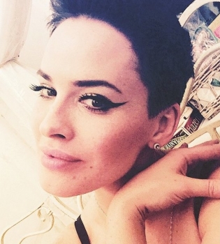 Фотофакт: Даша Астафьева вышла замуж