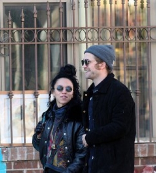 СМИ: Роберт Паттинсон и Талия Бернетт обменялись обручальными кольцам