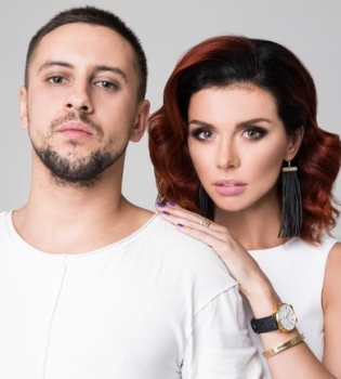 Анна Седокова снялась в чувственной фотосессии с Monatik