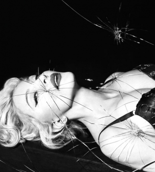 Мадонна снялась в провокационной фотосессии в БДСМ-белье