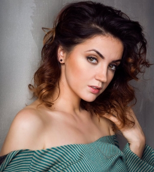 Оля Цибульская после родов начала писать стихи