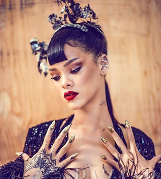 Изысканная экзотика: Рианна снялась для китайского глянца