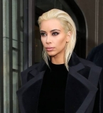 Голая правда: Ким Кардашьян снялась в видео совершенно обнаженной