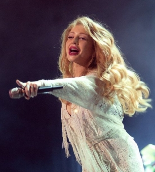 Тина Кароль отдала гонорар на лечение детей, больных раком