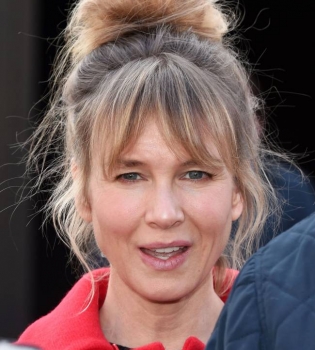 Рене Зеллвегер впервые после долгого перерыва появилась на публике