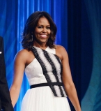 Всегда элегантная Мишель Обама появилась на публике в спортивном костюме