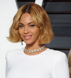 Пчелиные богатства: Бейонсе показала любимые украшения