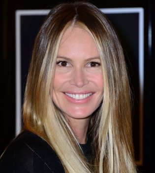 Топ-модель Эль Макферсон станет матерью в 51 год