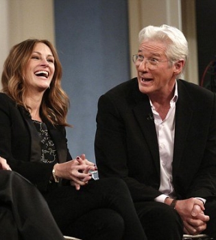 Джулия Робертс и Ричард Гир поцеловались в прямом эфире