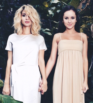 Светлана Лобода снялась в фотосессии с сестрой-красоткой