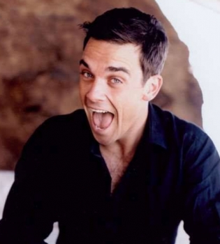 Новая прическа Робби Уильямса потрясла интернет