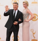 19-летняя дочь Алека Болдуина полностью оголилась