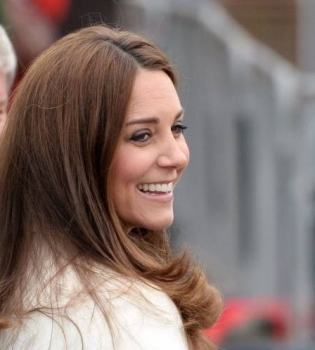 Кейт Миддлтон обвинили в том,что ее наряды скучные