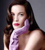 Лив Тайлер впервые после родов показала фигуру в купальнике