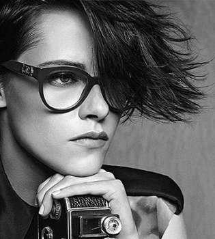 Кристен Стюарт продемонстрировала черно-белый шик в новой рекламной кампании