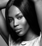 Элегантная красотка Наоми Кэмпбелл позирует для Burberry