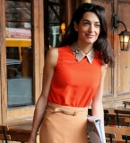 Учительский шик: Амаль Клуни продемонстрировала элегантный наряд