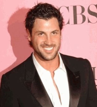 СМИ: Максим Чмерковский закрутил роман с партнершей по танцам?