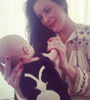 Дэвид Бекхэм станет крестным отцом новорожденного сына Лив Тайлер