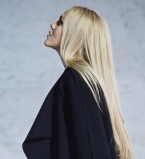 Alyosha сняла новый клип в церкви