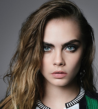 Кара Делевинь показала, какой была в детстве