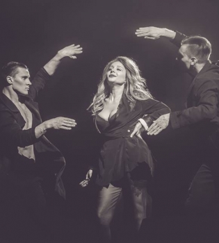 Тина Кароль сделала первое в своей жизни селфи