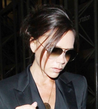 Total Black: Виктория Бекхэм демонстрирует идеальный стиль в Лос-Анджелесе