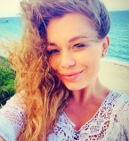 Яна Соломко у океана