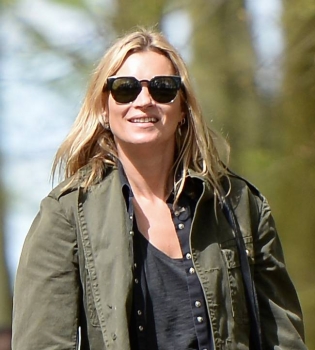 Звездный уикенд: Кейт Мосс и Лив Тайлер вместе отдохнули на природе