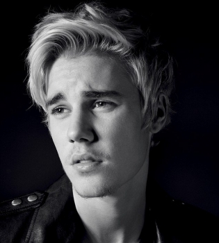 Пай-мальчик: Джастин Бибер снялся в новом образе для Hero Magazine