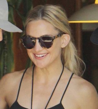 36-летняя Кейт Хадсон показала стройные ножки в мини-шортах