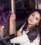 Селена Гомес ответила на оскорбления по поводу ее лишнего веса