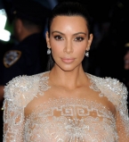 Ким Кардашьян показала оголенные ягодицы на красной дорожке Met Gala-2015