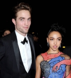 Влюбленные Роберт Паттинсон и Талия Бернетт блистают на красной дорожке Met Gala-2015