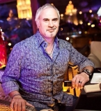 Валерий Меладзе рассказал, почему никому не показывает младшего сына