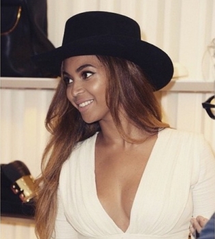 СМИ: Бейонсе станет лицом бренда Givenchy