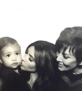 Джастин Бибер, Ирина Шейк, Ким Кардашьян: звезды показали своих мам